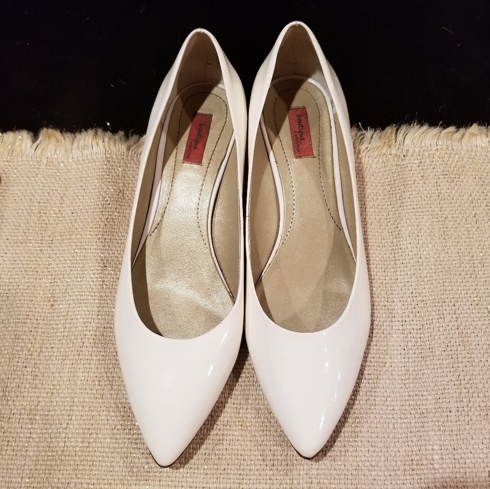 Boutique Nordstrom white pointed toe pumps